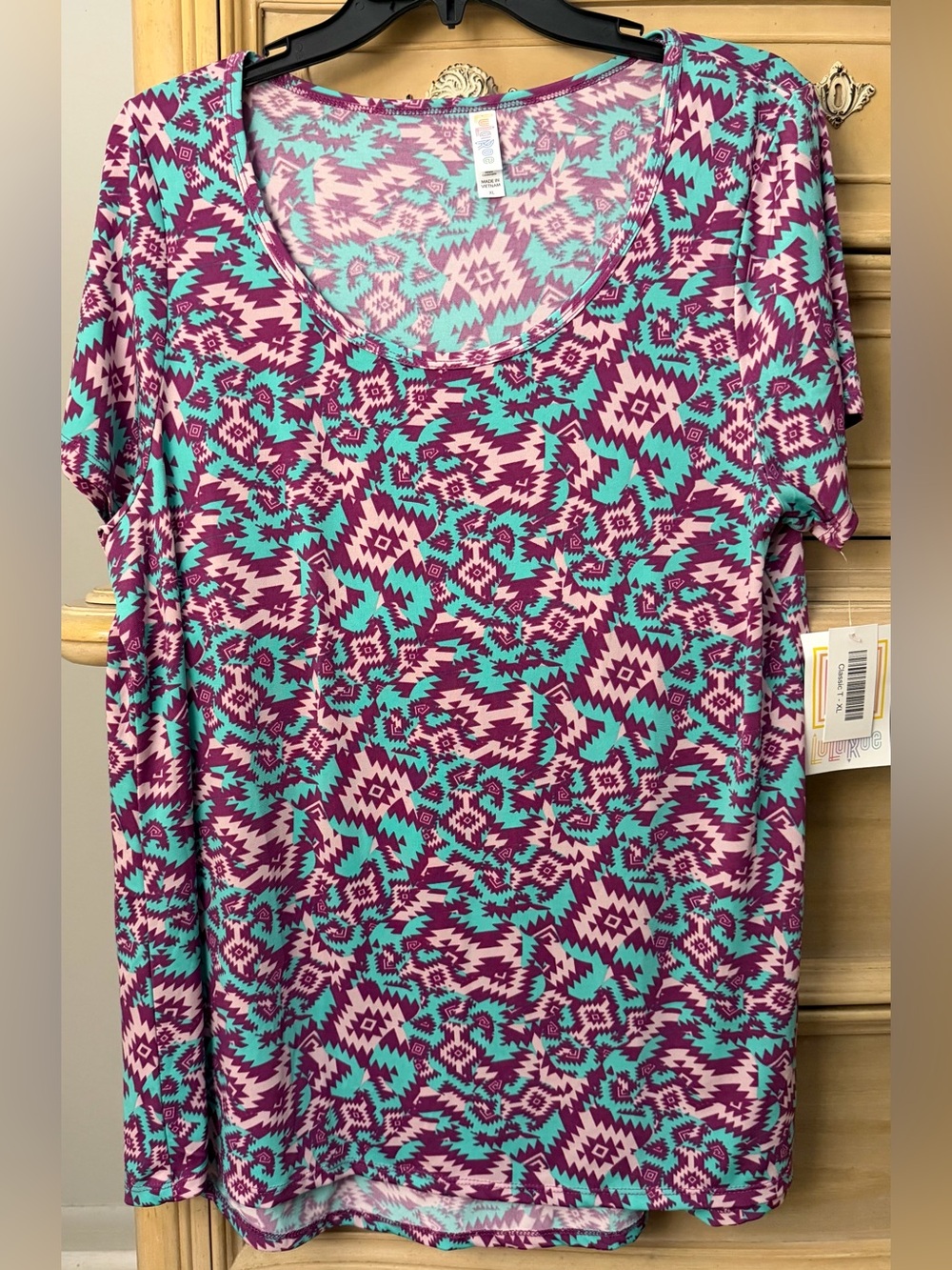 Lularoe classic stretch tee